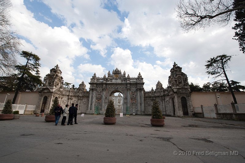 20100401_082650 D3.jpg - Dolmabahce Palace built by Sultan Abdul Mecit in 1856